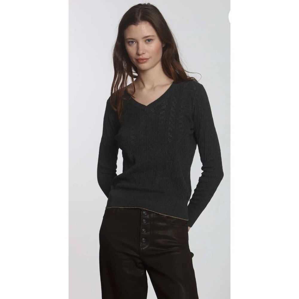 Label and Thread Henrietta Vee-Charcoal XS